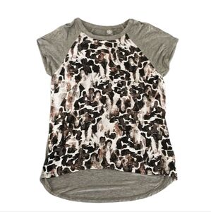 Daisy Fuentes  Short Sleeve Tee EUC